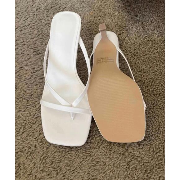 White kitten heels - Picture 2 of 3